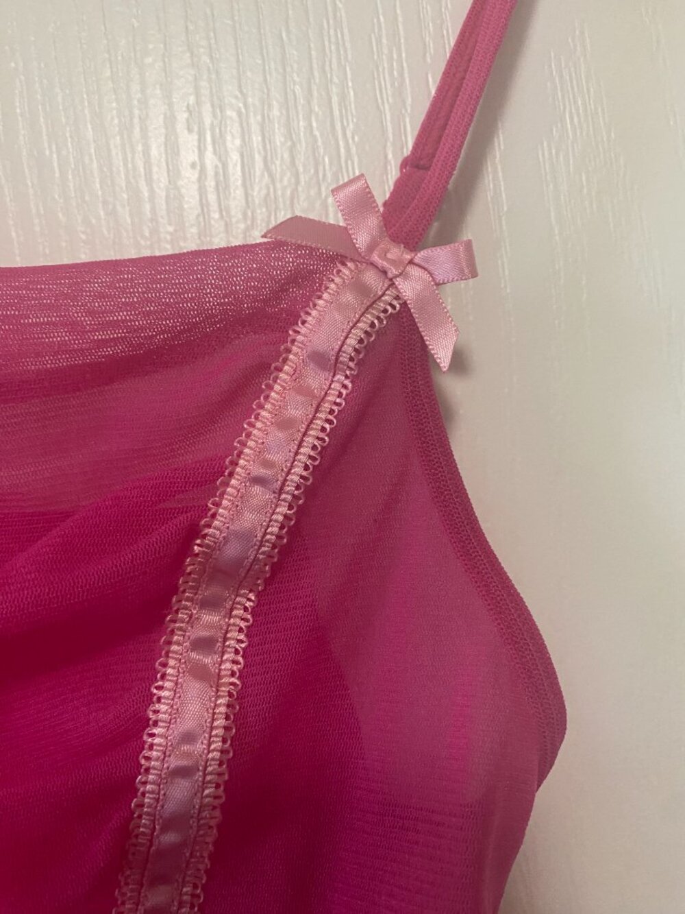 Vintage Y2K Victoria's Secret Pink Mesh Ruffle Cami Top with Bows Coquette M - Picture 5 of 6